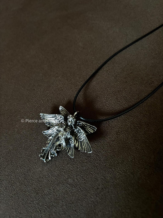 Sinphony necklace